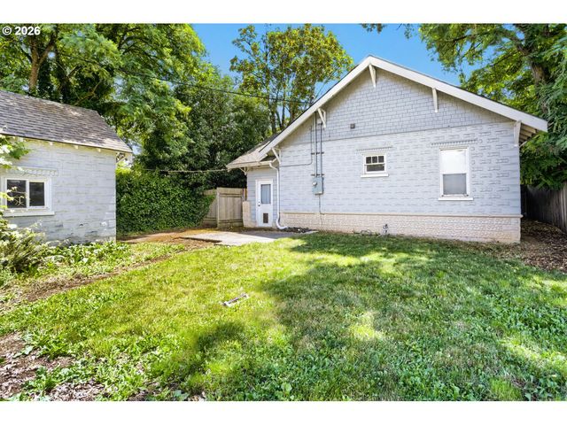 2526 E 34TH St, Vancouver, WA 98663