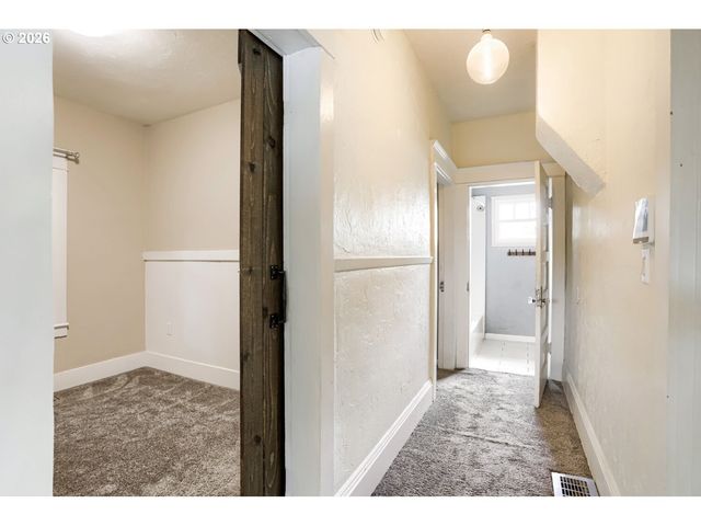 2526 E 34TH St, Vancouver, WA 98663