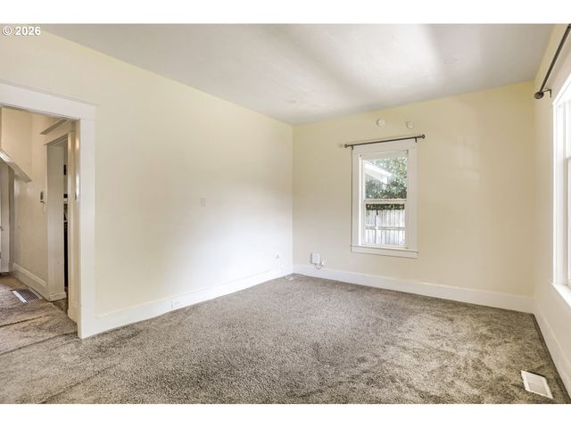 2526 E 34TH St, Vancouver, WA 98663