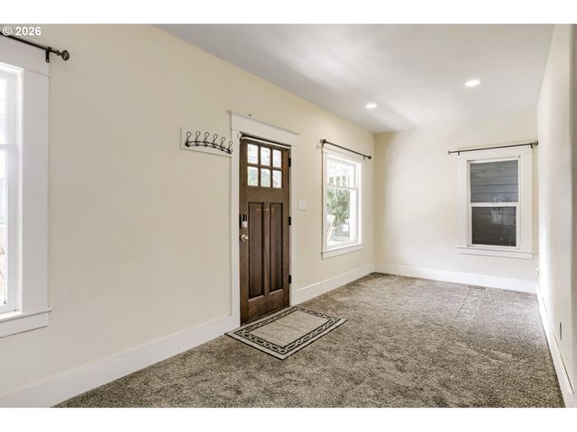 2526 E 34TH St, Vancouver, WA 98663