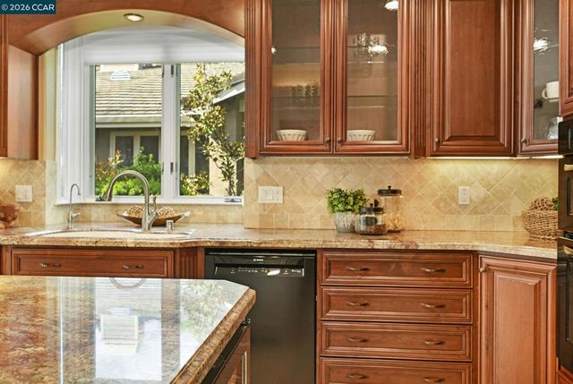 7830 Medinah Ct, Pleasanton, CA 94588