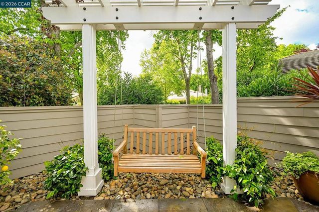 7830 Medinah Ct, Pleasanton, CA 94588