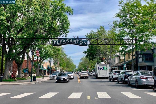 7830 Medinah Ct, Pleasanton, CA 94588