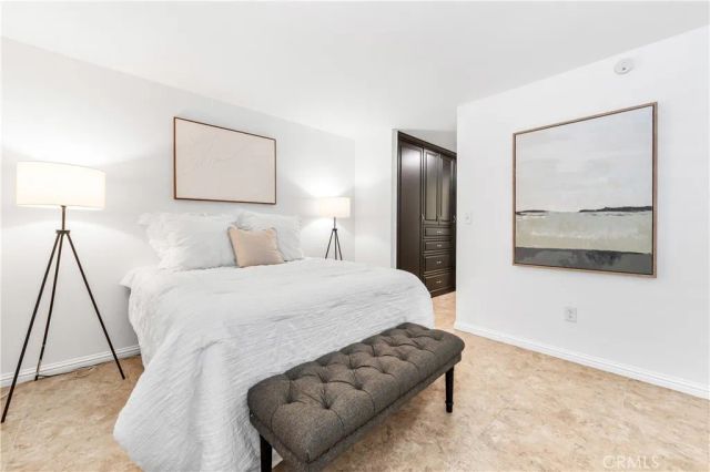 11474 Shippigan, Cypress, CA 90630