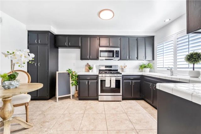 11474 Shippigan, Cypress, CA 90630