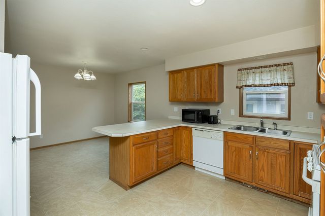 641 8th Street, West Des Moines, IA 50265