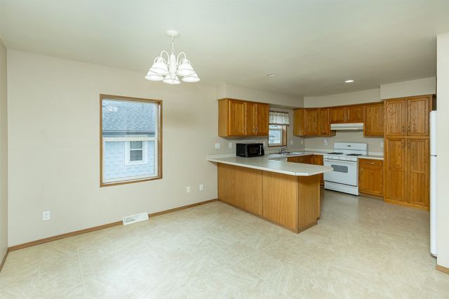 641 8th Street, West Des Moines, IA 50265
