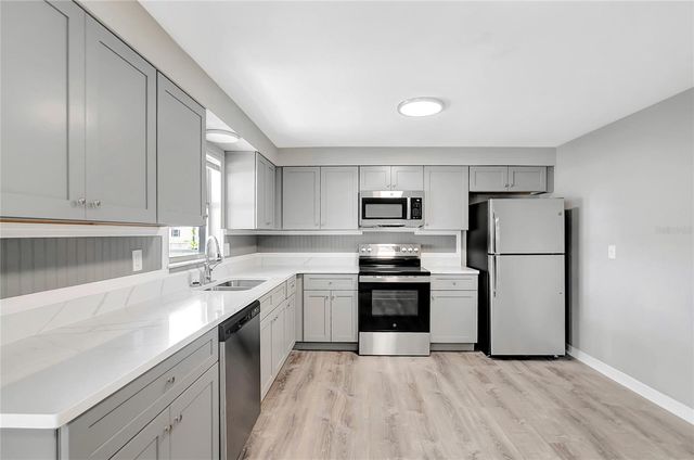 5900 BEECH STREET, Zephyrhills, FL 33542