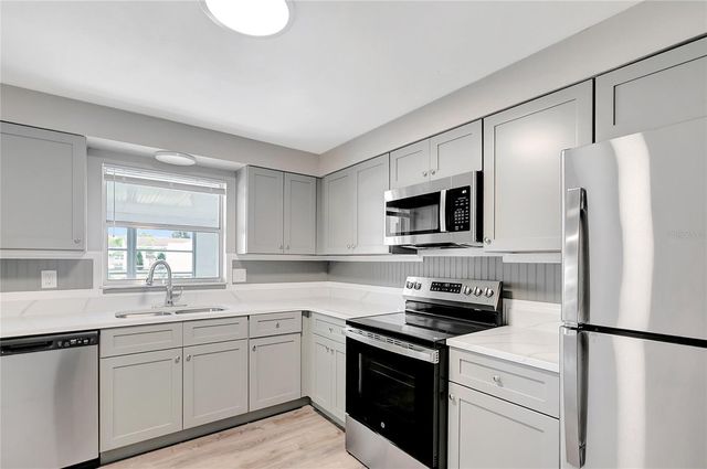 5900 BEECH STREET, Zephyrhills, FL 33542