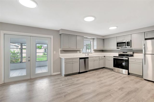 5900 BEECH STREET, Zephyrhills, FL 33542