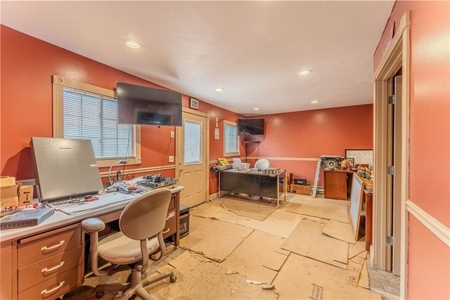 550 prairie Avenue, Providence, RI 02905