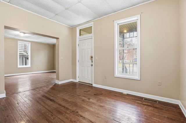 913 S High St, Columbia, TN 38401