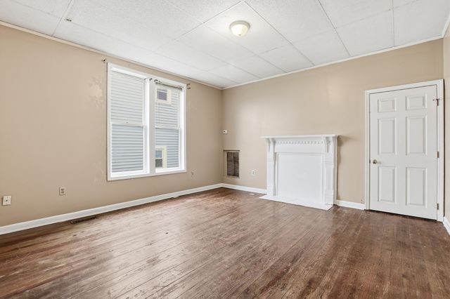 913 S High St, Columbia, TN 38401