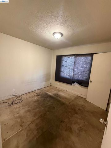 860 7Th St, Richmond, CA 94801
