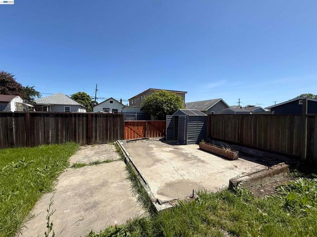 860 7Th St, Richmond, CA 94801