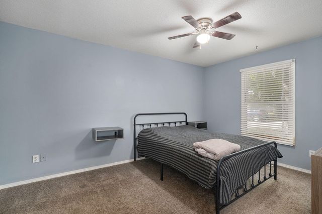 1494 W Daniels Street, Ozark, MO 65721