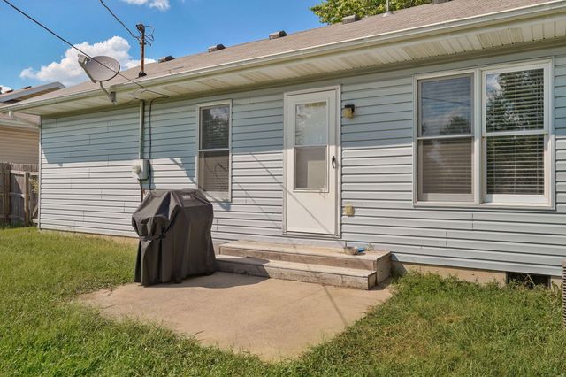 1494 W Daniels Street, Ozark, MO 65721