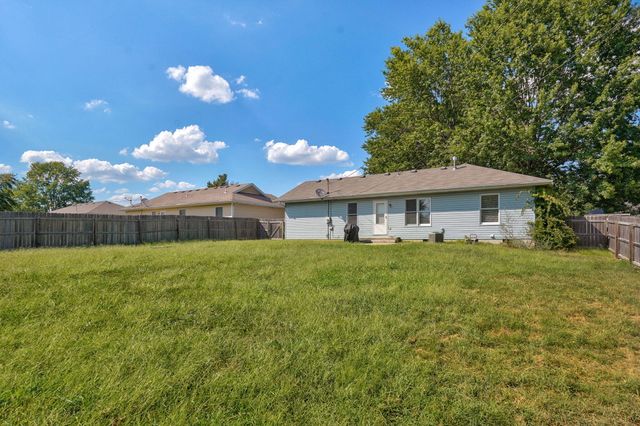1494 W Daniels Street, Ozark, MO 65721