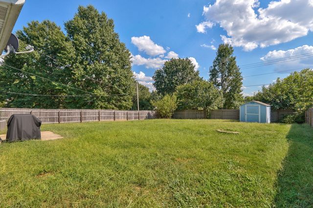1494 W Daniels Street, Ozark, MO 65721