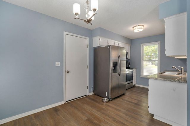 1494 W Daniels Street, Ozark, MO 65721