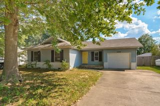 1494 W Daniels Street, Ozark, MO 65721