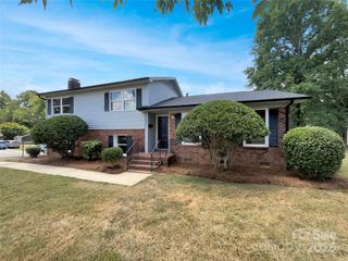905 Lynhaven Drive, Gastonia, NC 28052