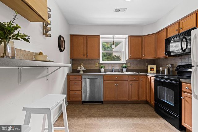 126 EATON DR, Wayne, PA 19087
