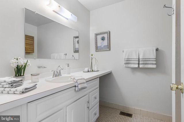 126 EATON DR, Wayne, PA 19087