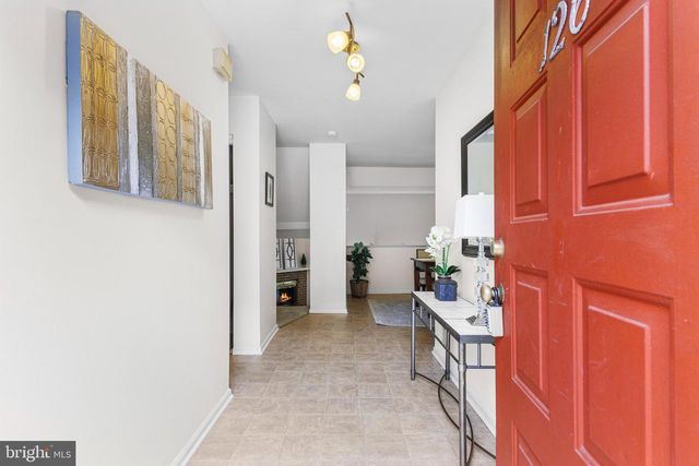 126 EATON DR, Wayne, PA 19087