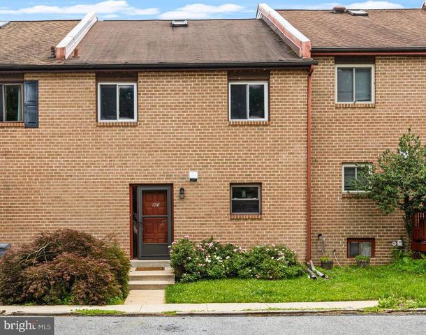 126 EATON DR, Wayne, PA 19087