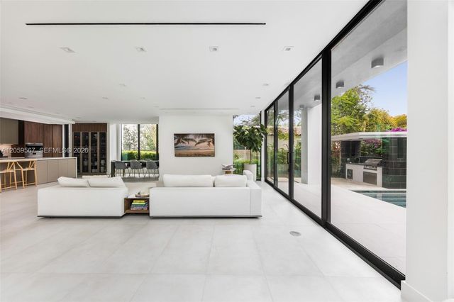 5630 Pine Tree Dr, Miami Beach, FL 33140