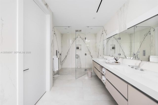 5630 Pine Tree Dr, Miami Beach, FL 33140