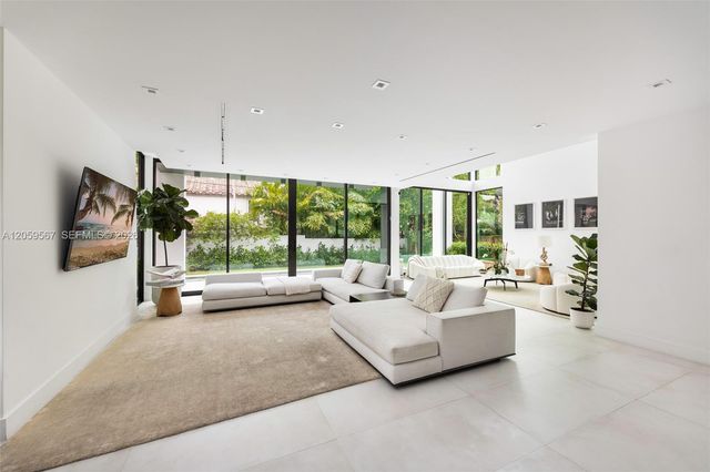 5630 Pine Tree Dr, Miami Beach, FL 33140