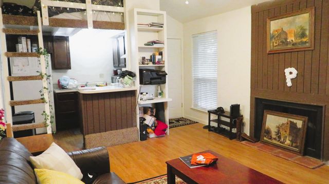 1000 W 26th ST 217, Austin, TX 78705