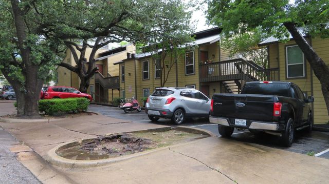 1000 W 26th ST 217, Austin, TX 78705