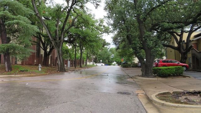 1000 W 26th ST 217, Austin, TX 78705