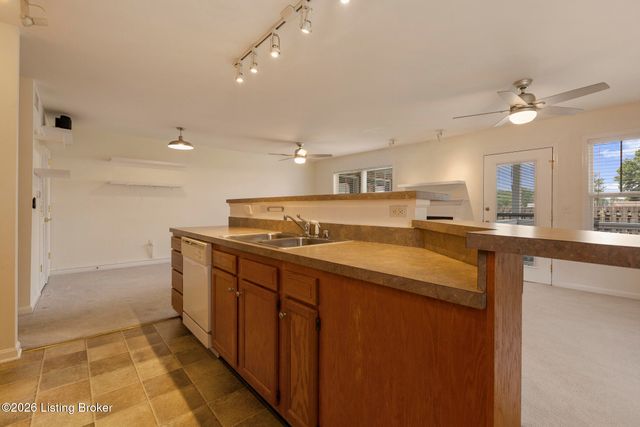 6516 Brook Bend Way 133, Louisville, KY 40229