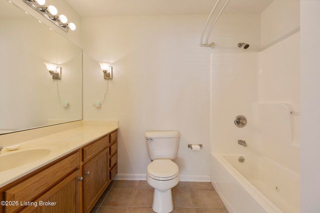6516 Brook Bend Way 133, Louisville, KY 40229