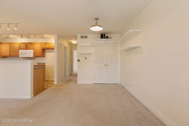 6516 Brook Bend Way 133, Louisville, KY 40229