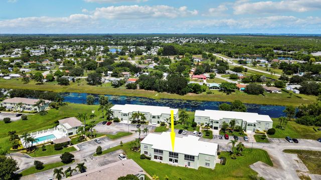 2129 SE Wild Meadow Circle, Port St Lucie, FL 34952