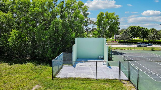 2129 SE Wild Meadow Circle, Port St Lucie, FL 34952