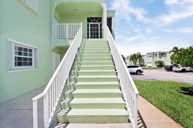 2129 SE Wild Meadow Circle, Port St Lucie, FL 34952