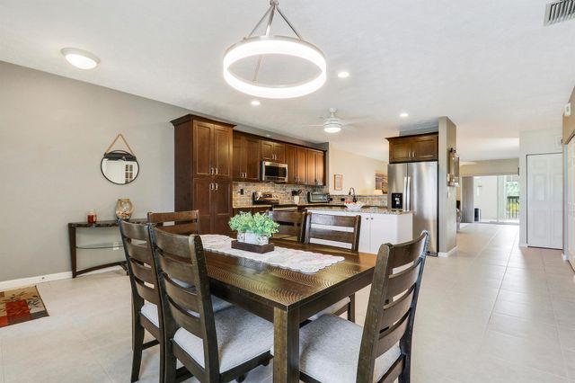 2129 SE Wild Meadow Circle, Port St Lucie, FL 34952