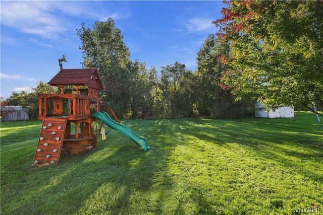 5784 Willow Creek Lane, Cambria, NY 14132