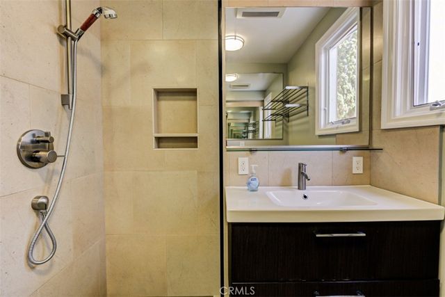 2504 23rd Street B, Santa Monica, CA 90405