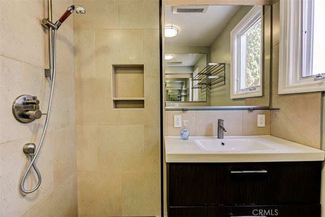 2504 23rd Street B, Santa Monica, CA 90405