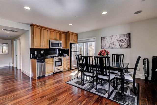 2504 23rd Street B, Santa Monica, CA 90405