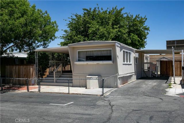 5711 Columbia 82, Lancaster, CA 93536