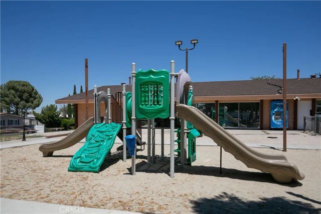 5711 Columbia 82, Lancaster, CA 93536