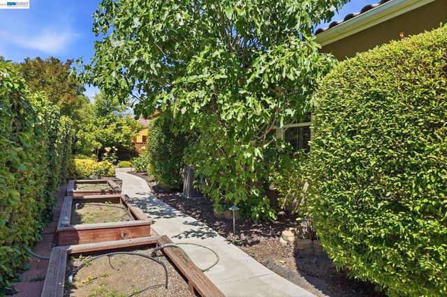 3492 Dorset Ct., Pleasanton, CA 94566